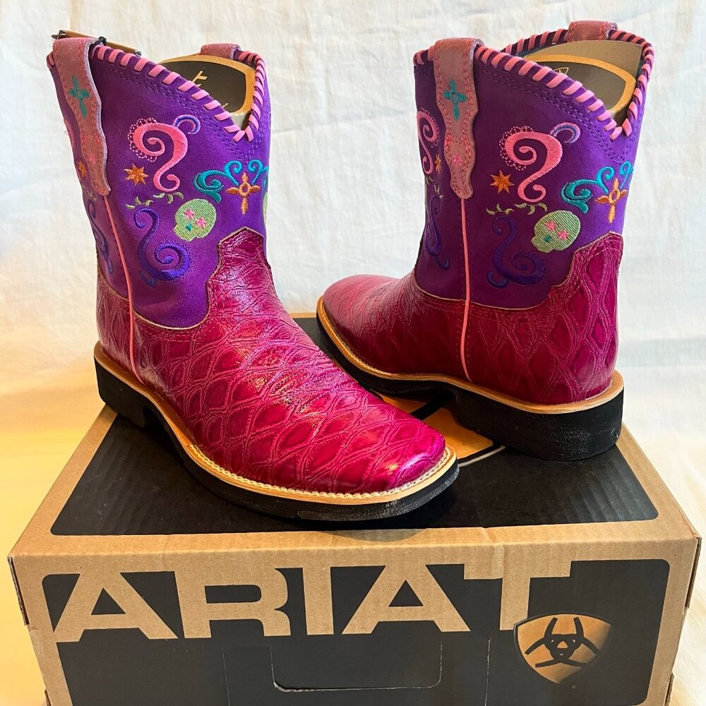 NIB Ariat Girls Showbaby Fiesta Boots, sz 5.5 (36)